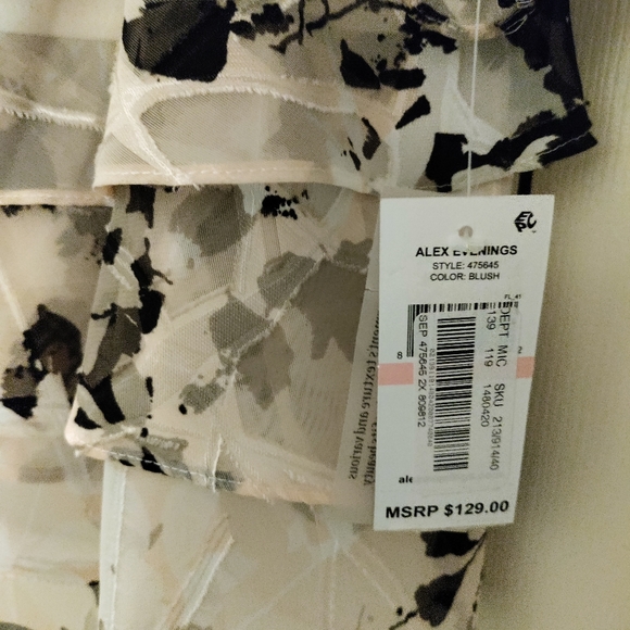 NWT! Alex Evenings BEAUTIFUL flattering silky, flowy top! Size 2x! - Picture 3 of 4